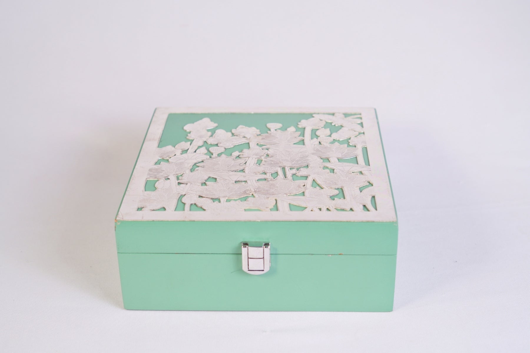 LUXURY WOODEN GIFTING BOX FOR SWEETS, CHOCOLATES & JEWELRY