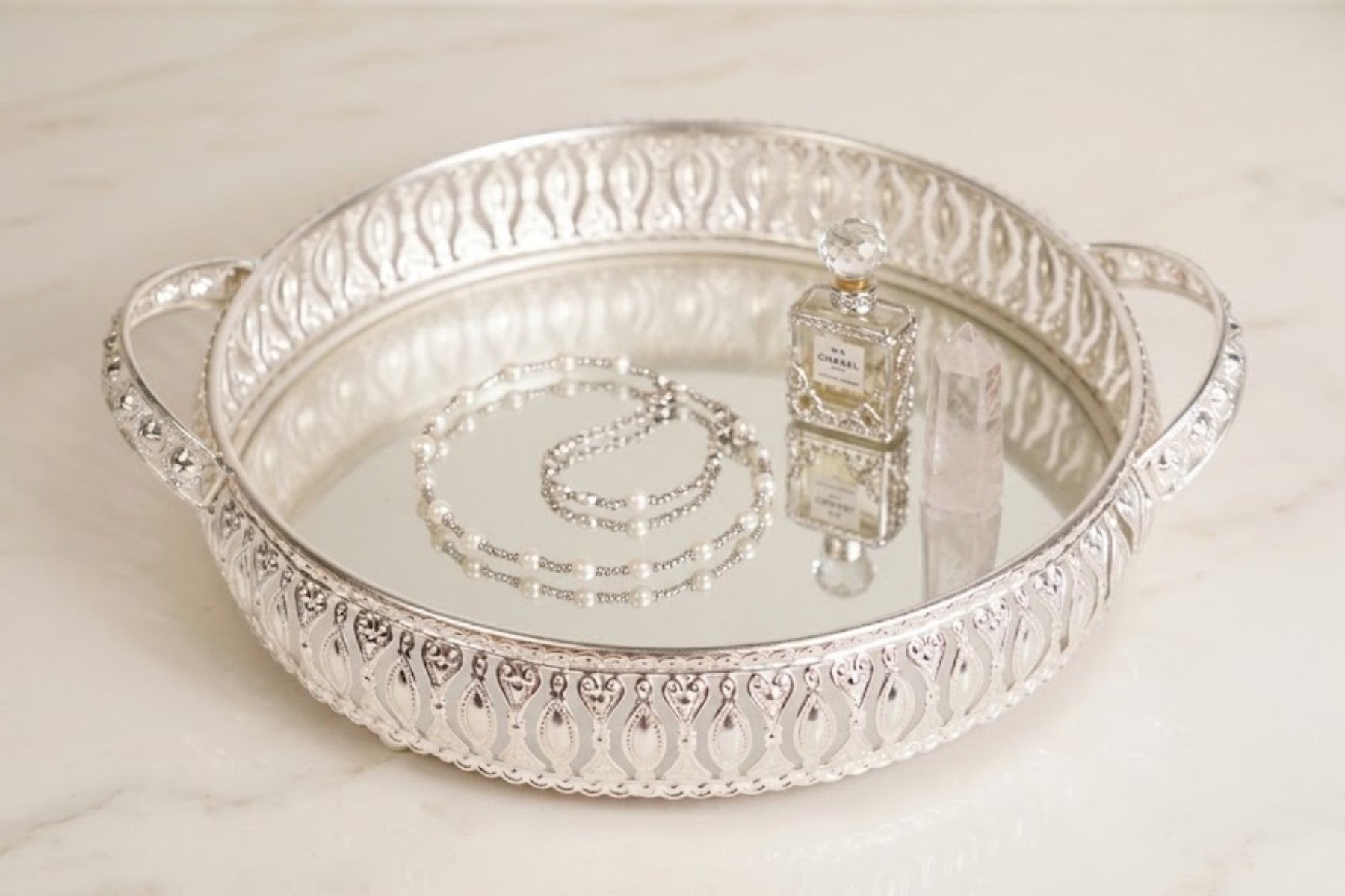 DECORATIVE GERMAN SILVER HAMPER TRAY WITH HANDLE FOR TROUSSEAU & GIFTING (26cm Diameter) 