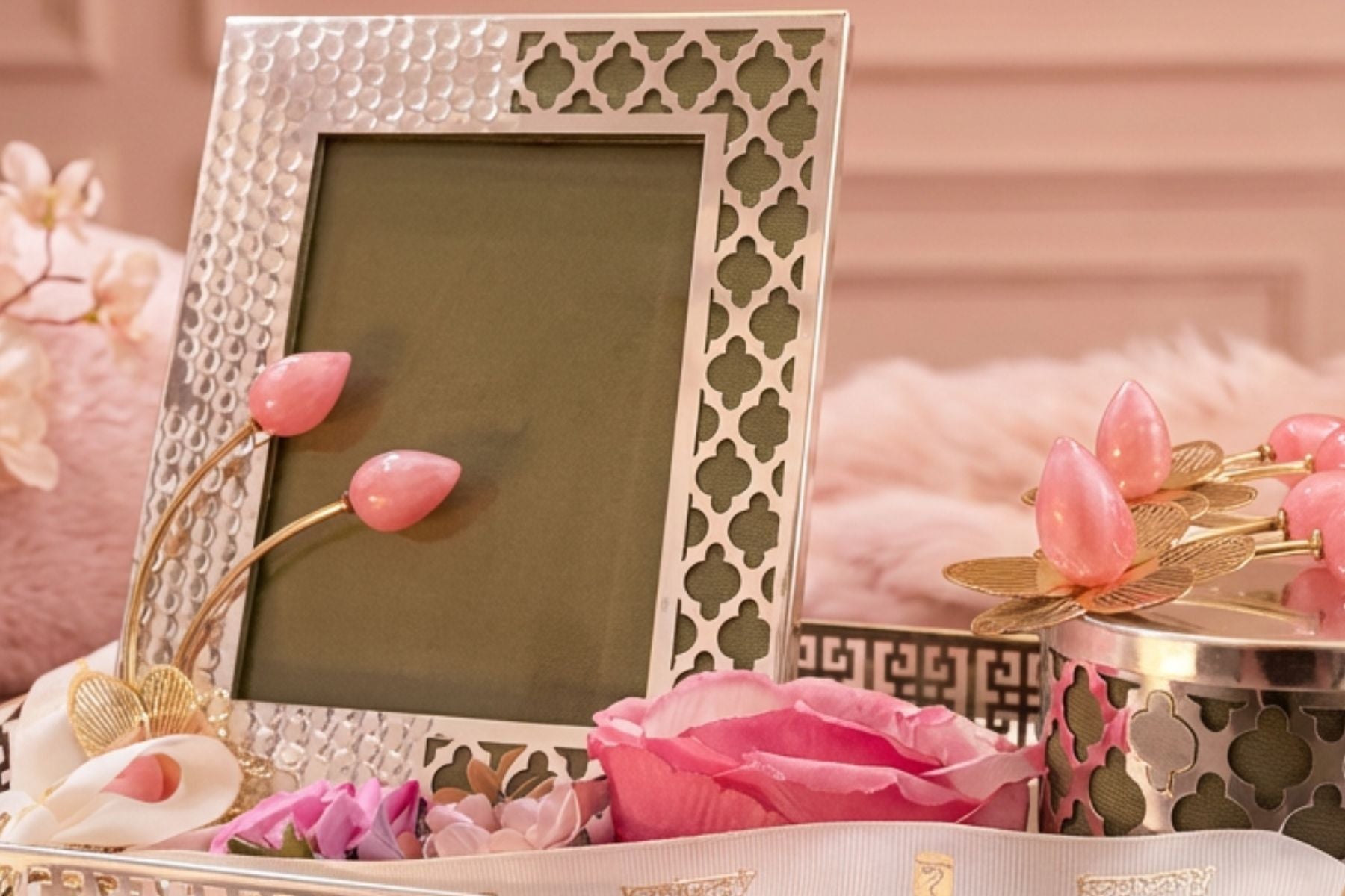 Floral Tulip Luxury Hamper Set with Photo Frame & Silver Jars