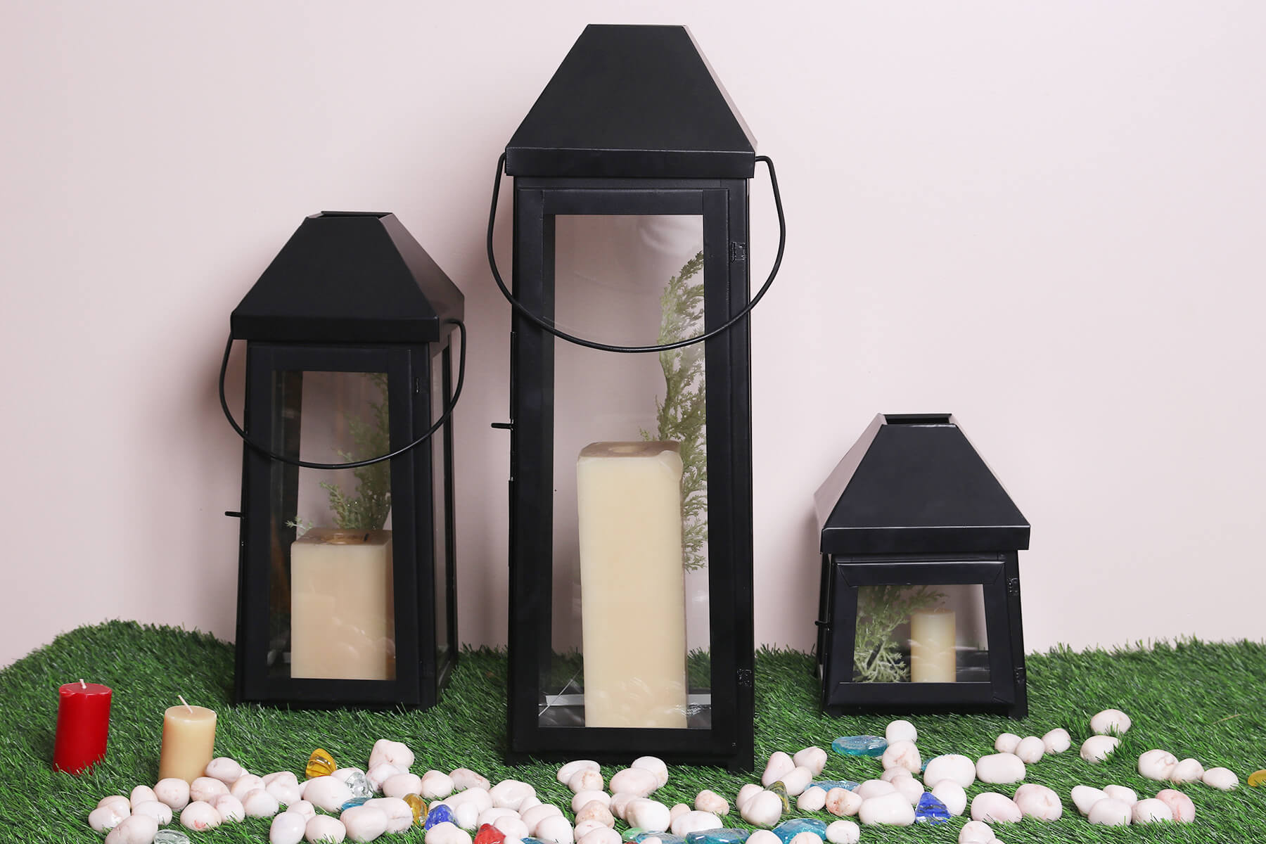 METAL LANTERN/ CANDLE HOLDER