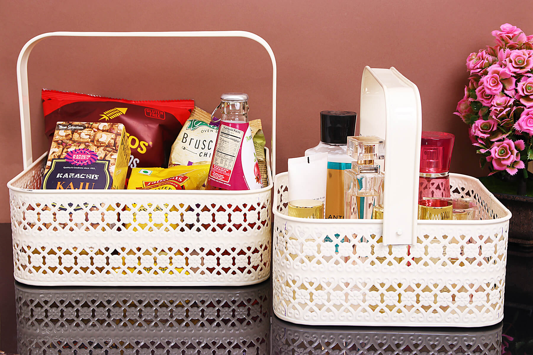 WHITE BASKET WITH HANDLE SET OF 2